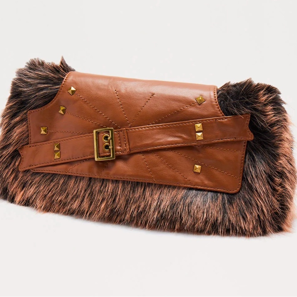 Fashion Nova Go Getter Hand Bag